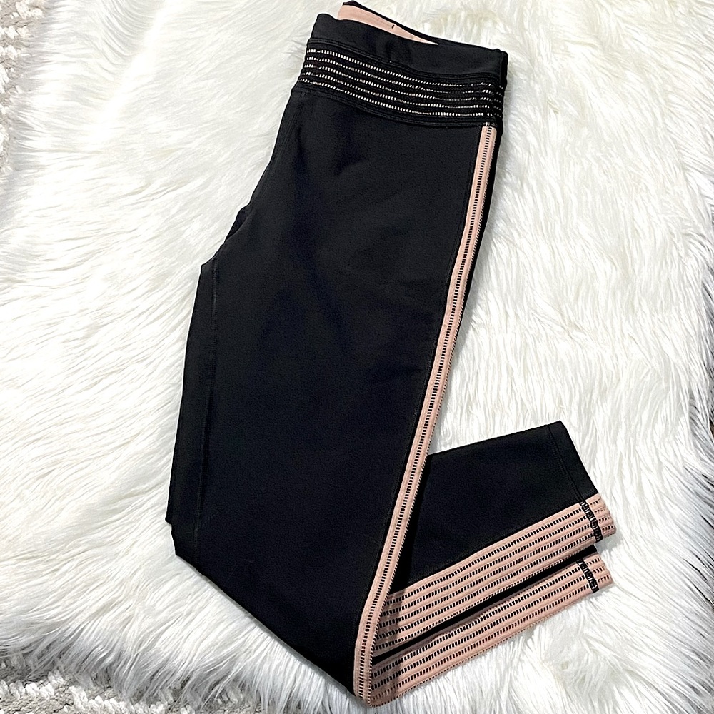 VSX Ultimate Lace Sided Leggings 7/8 Length Sz M